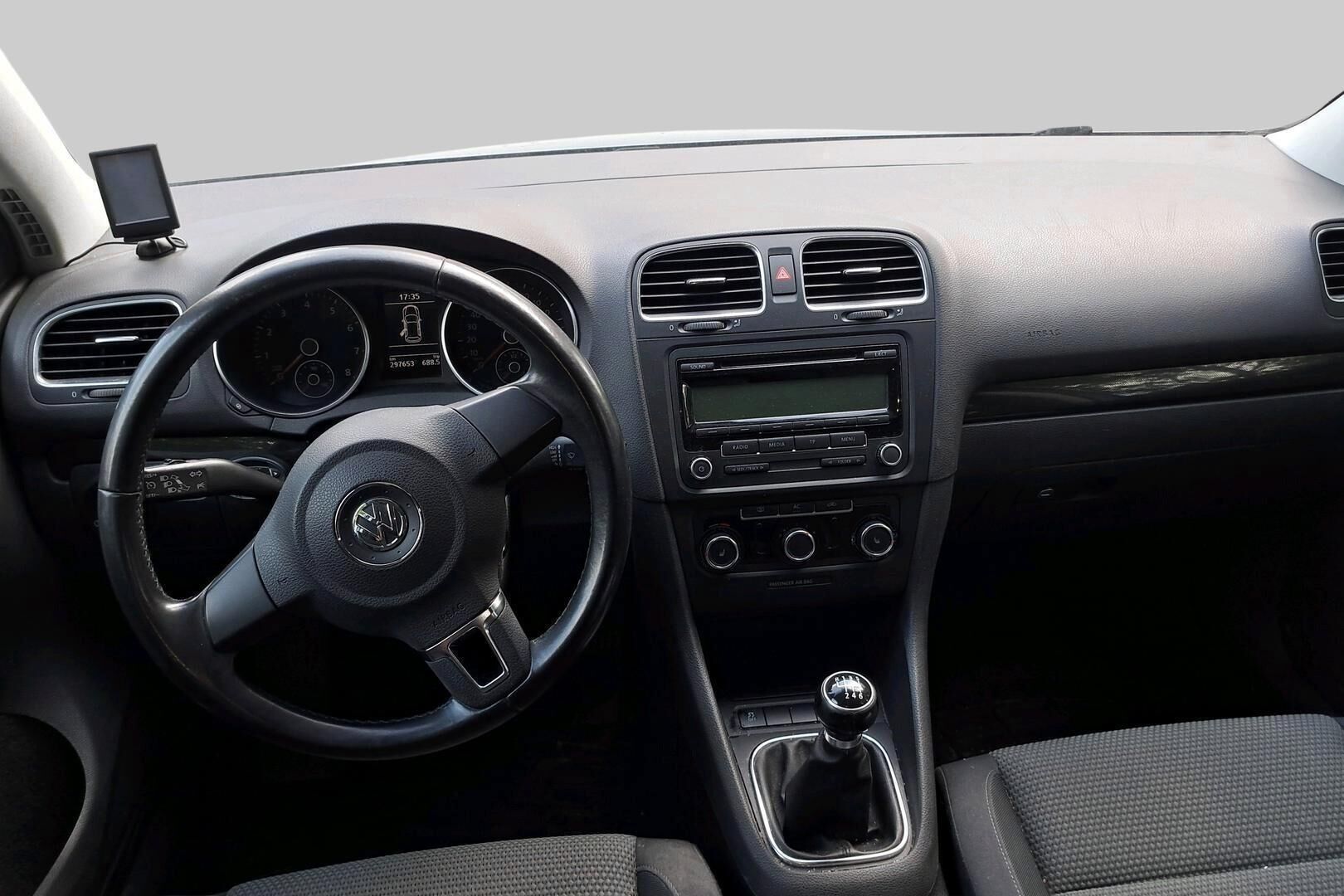 Volkswagen Golf iso kuva 1