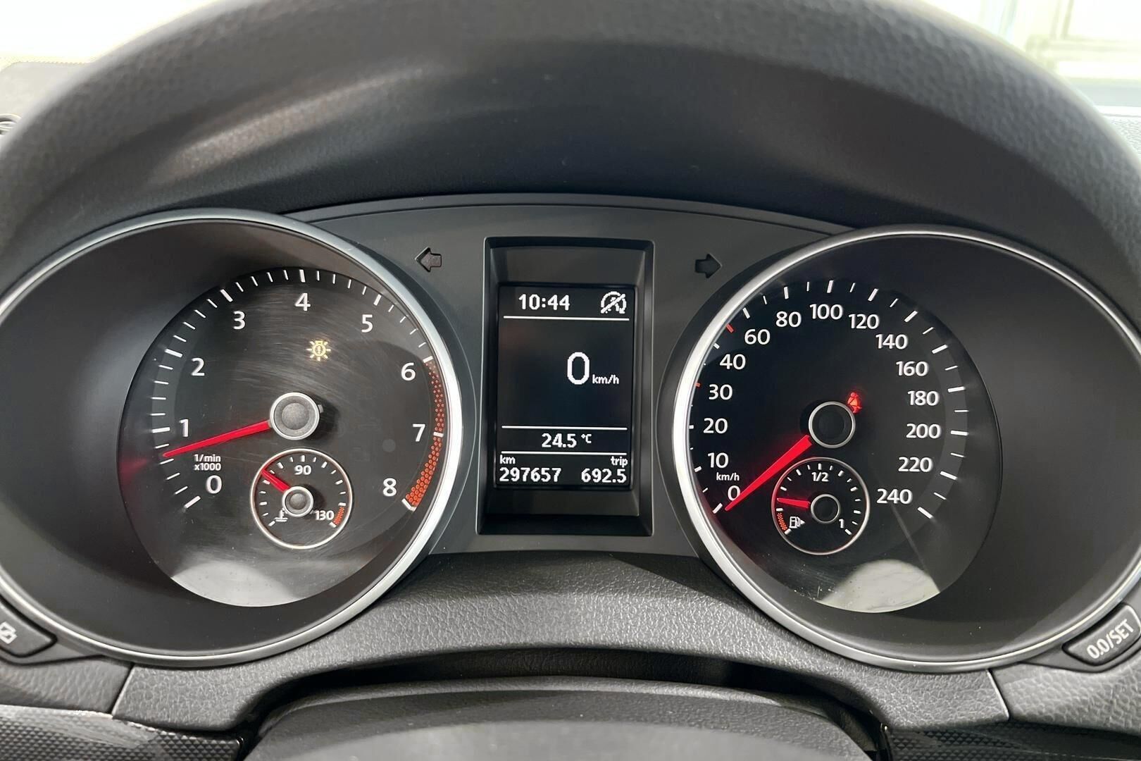 Volkswagen Golf iso kuva 13