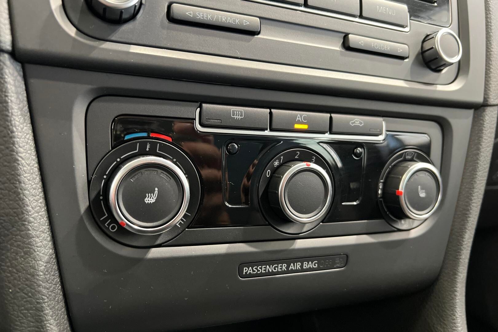 Volkswagen Golf iso kuva 15