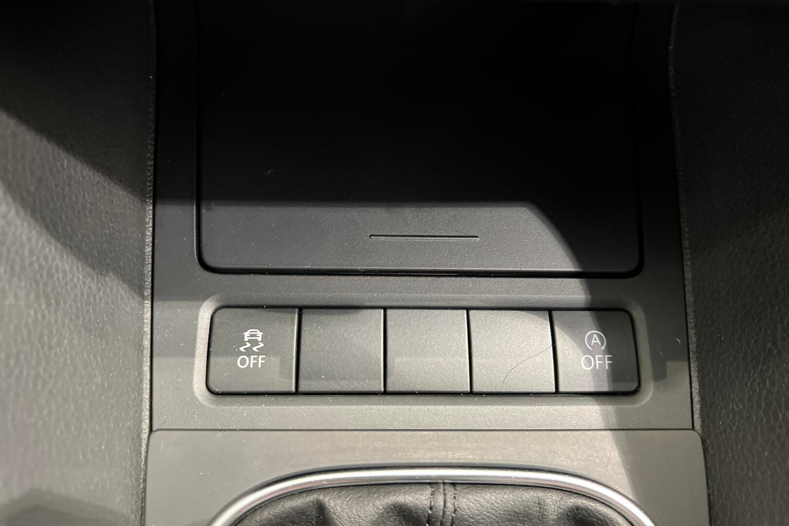 Volkswagen Golf iso kuva 16