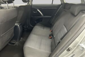 Toyota Avensis esikatselu 6