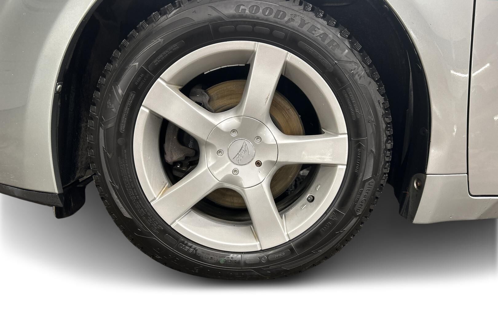 Toyota Avensis iso kuva 9