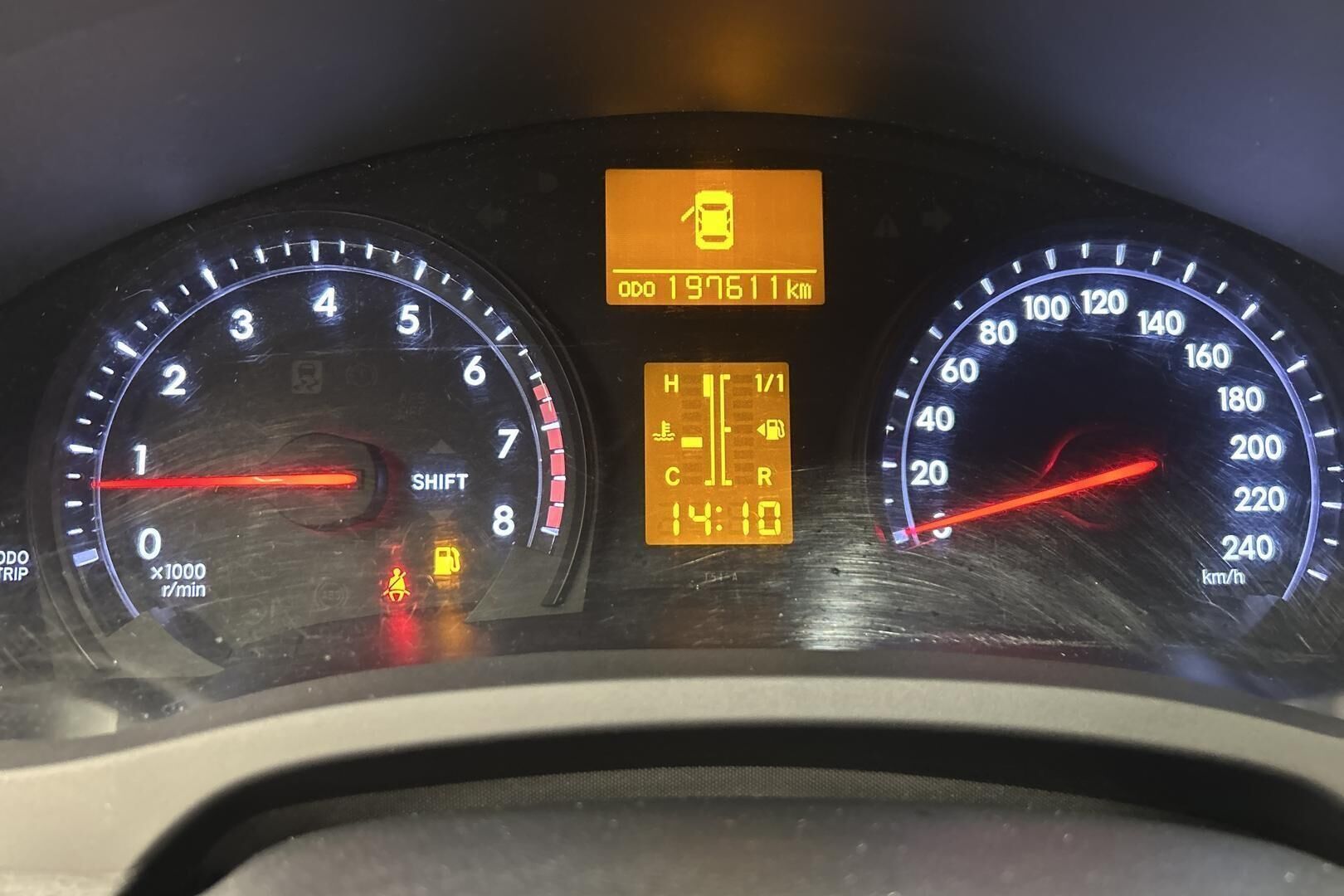 Toyota Avensis iso kuva 11