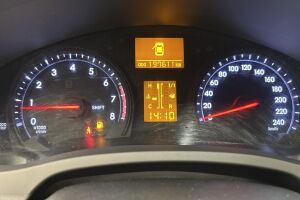 Toyota Avensis esikatselu 11