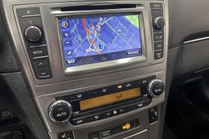 Toyota Avensis esikatselu 13