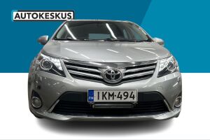Toyota Avensis esikatselu 1
