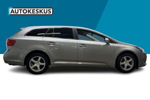 Toyota Avensis esikatselu 3