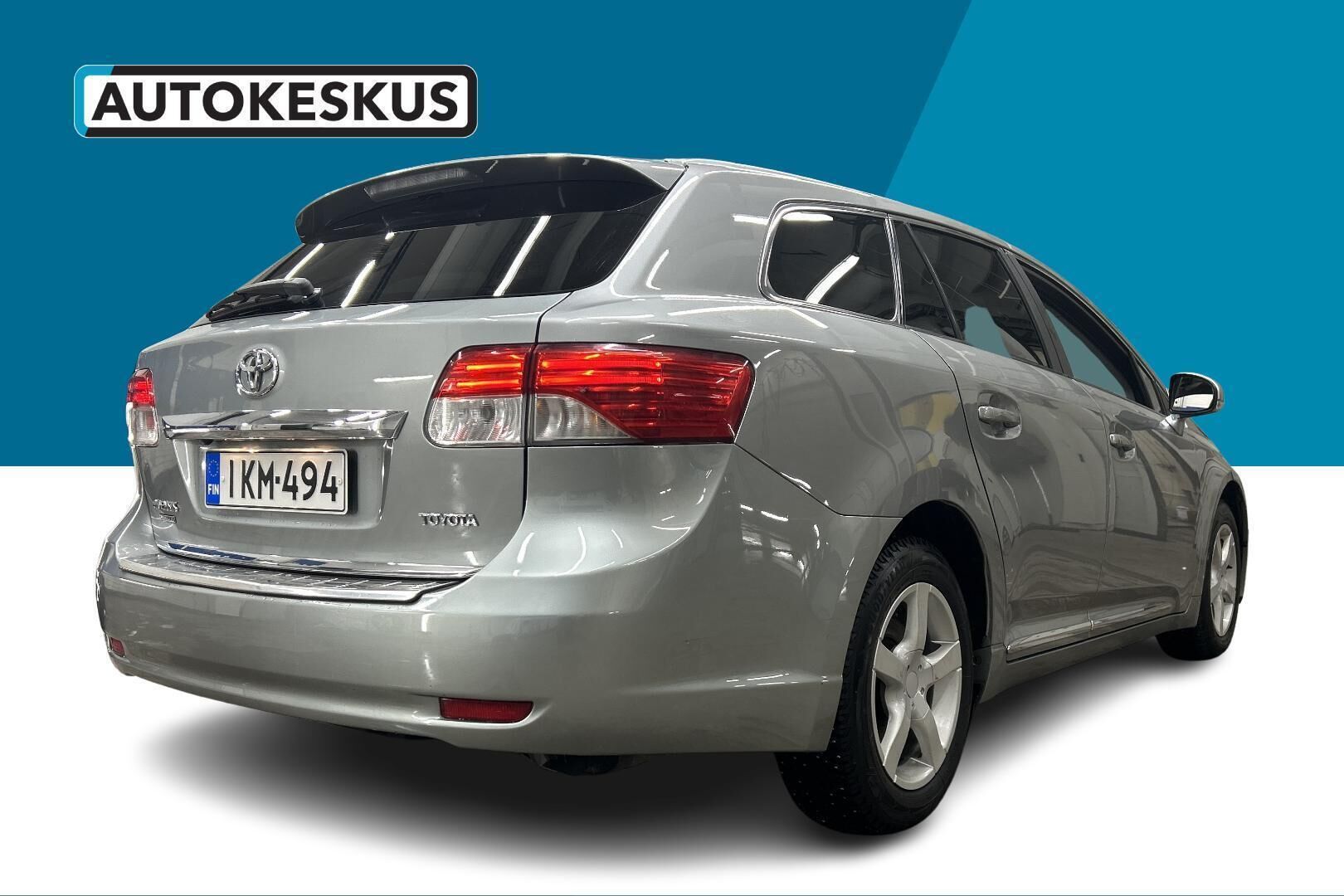 Toyota Avensis iso kuva 4