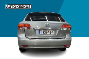 Toyota Avensis esikatselu 17