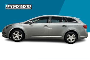 Toyota Avensis esikatselu 5