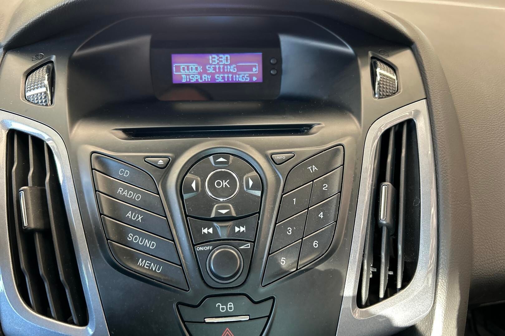 Ford Focus iso kuva 14