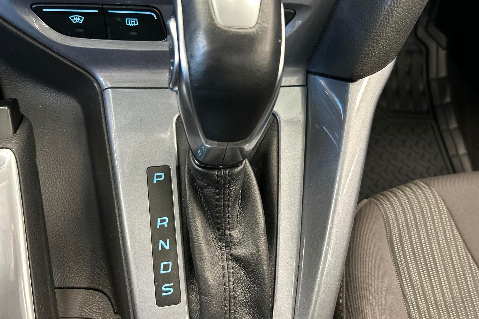 Ford Focus iso kuva 16