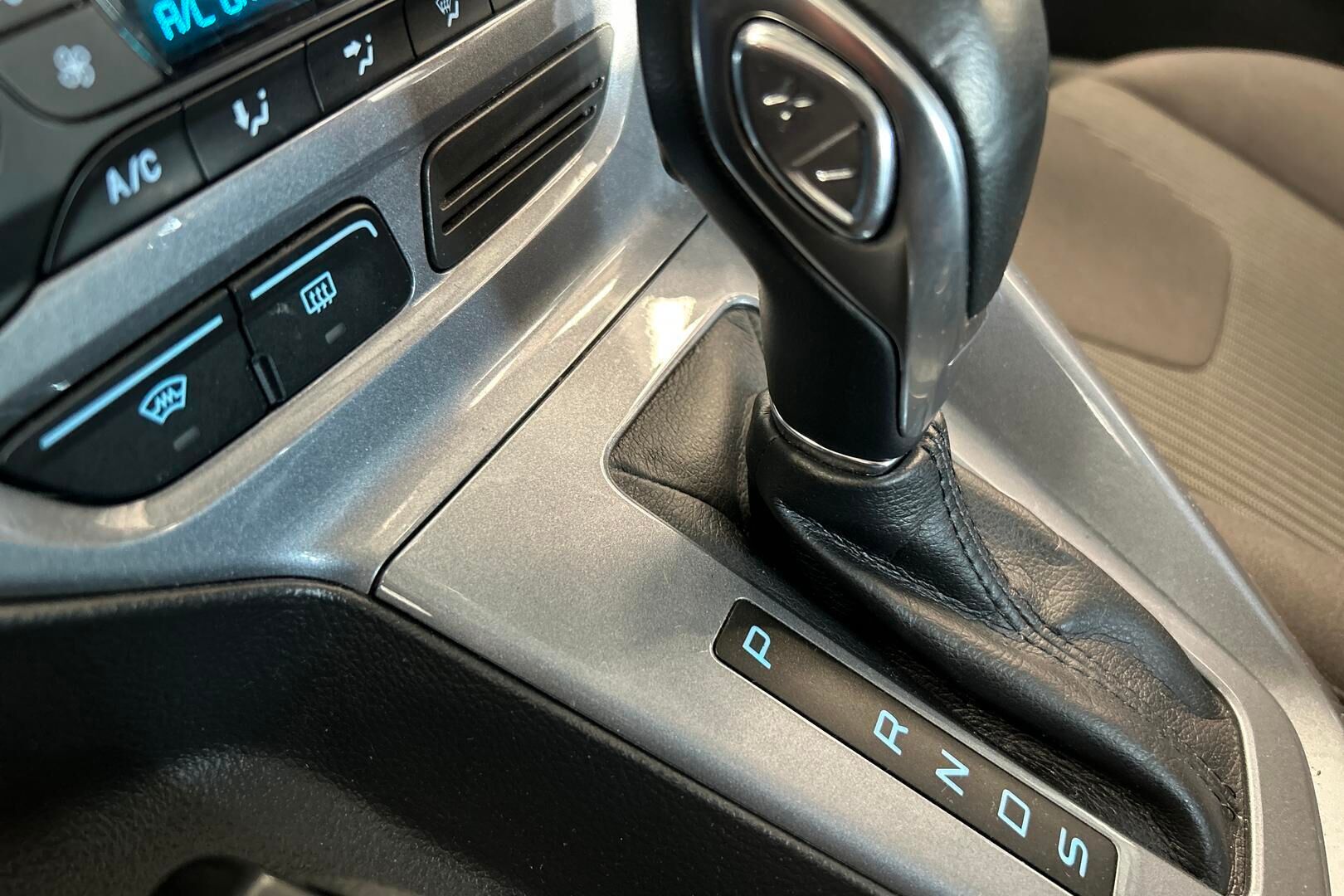 Ford Focus iso kuva 17