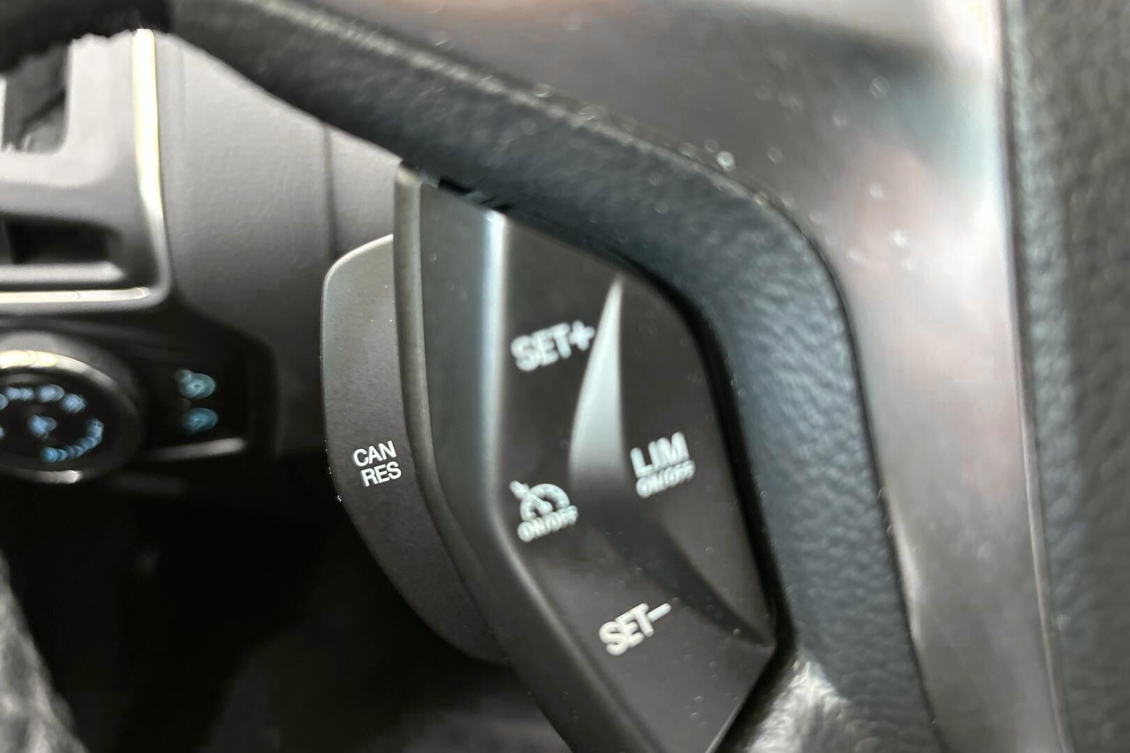 Ford Focus iso kuva 21