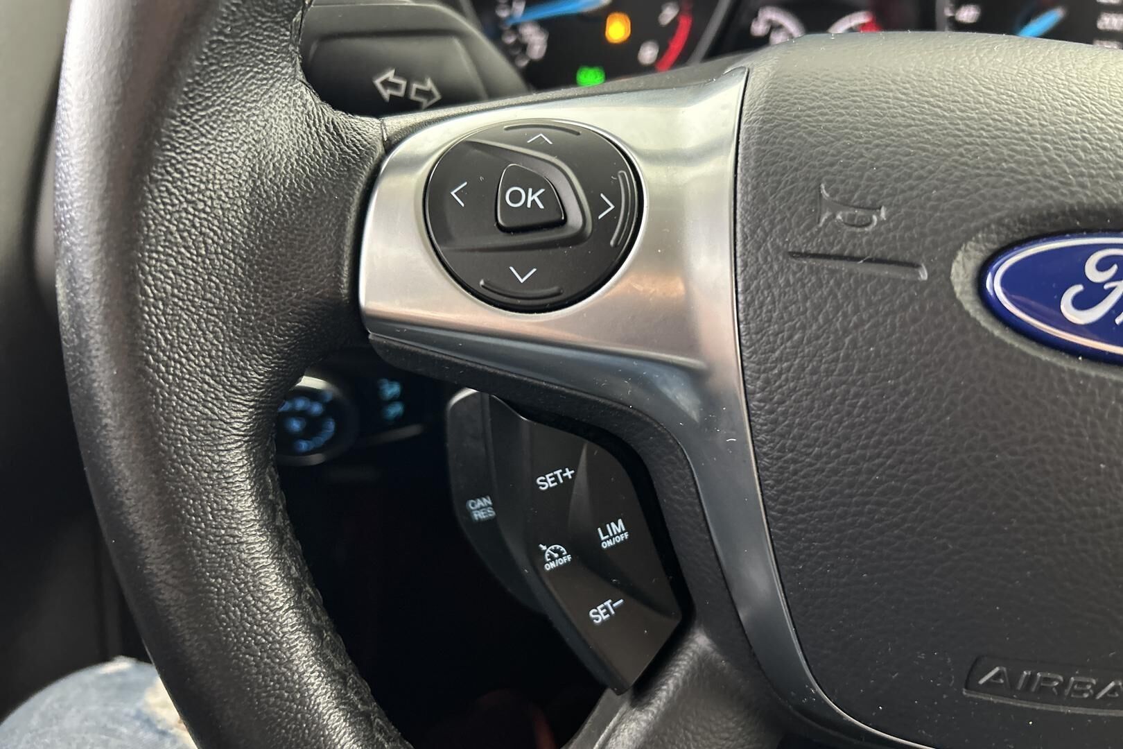 Ford Focus iso kuva 15