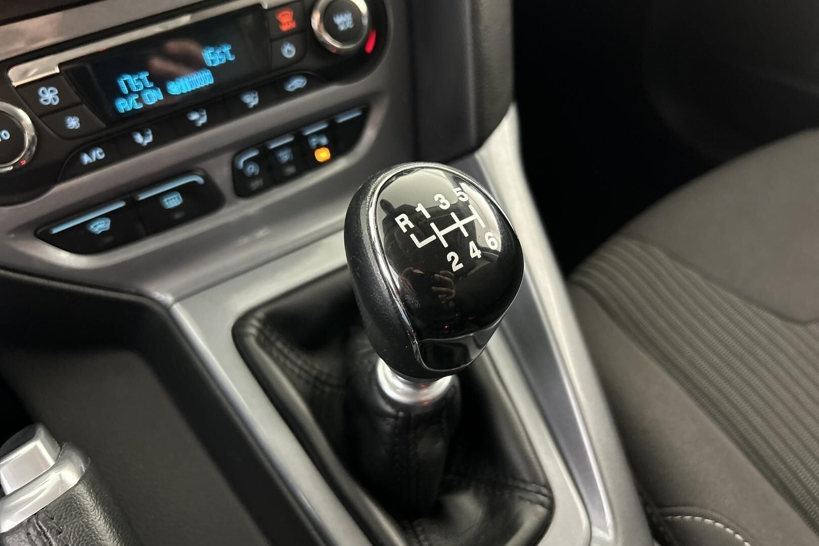Ford Focus iso kuva 23