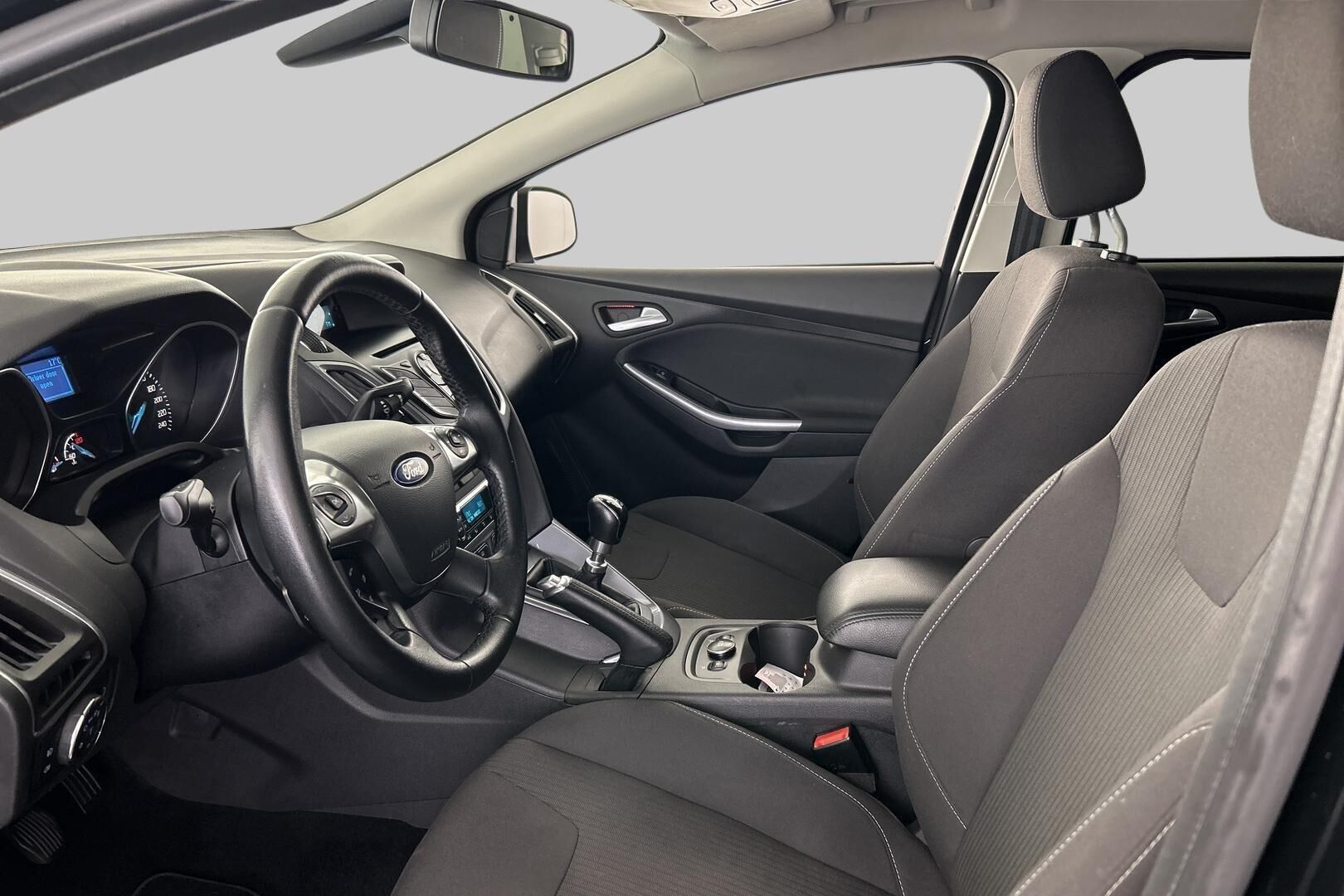 Ford Focus iso kuva 8