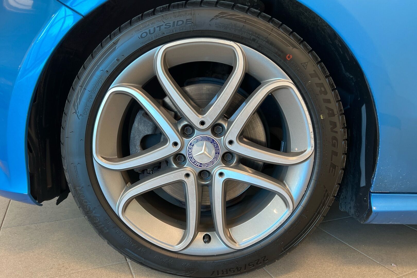 Mercedes-Benz A iso kuva 12