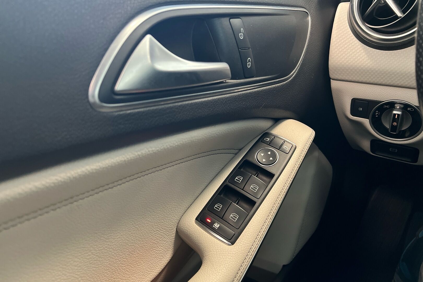 Mercedes-Benz A iso kuva 19