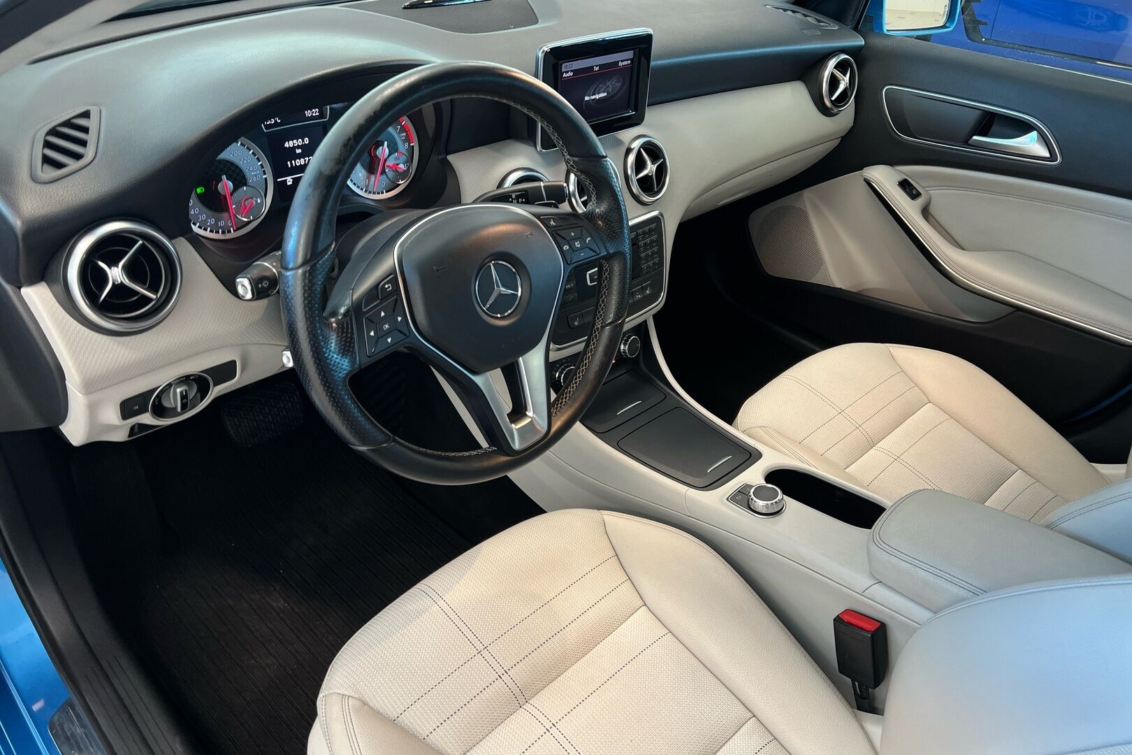 Mercedes-Benz A iso kuva 8