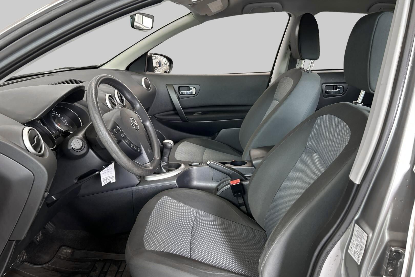 Nissan Qashqai iso kuva 9