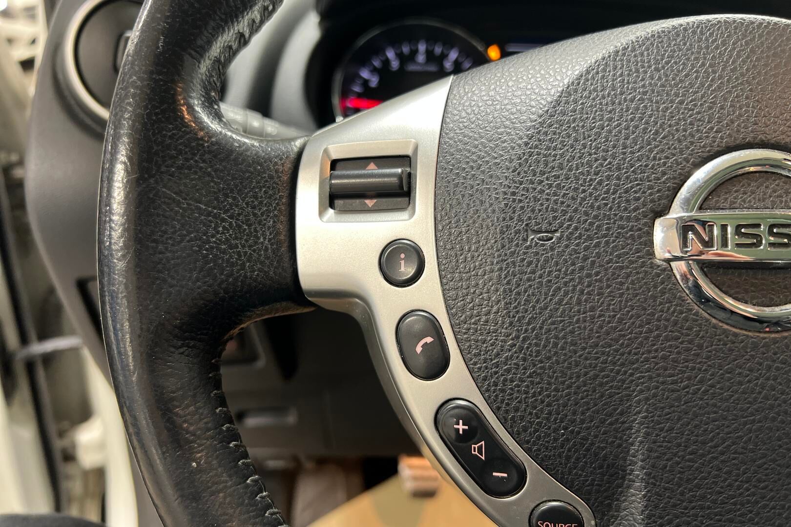 Nissan Qashqai iso kuva 16