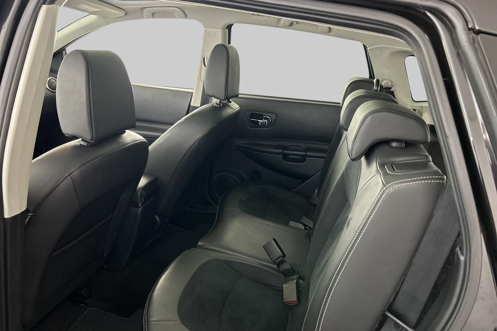 Nissan Qashqai+2 iso kuva 10