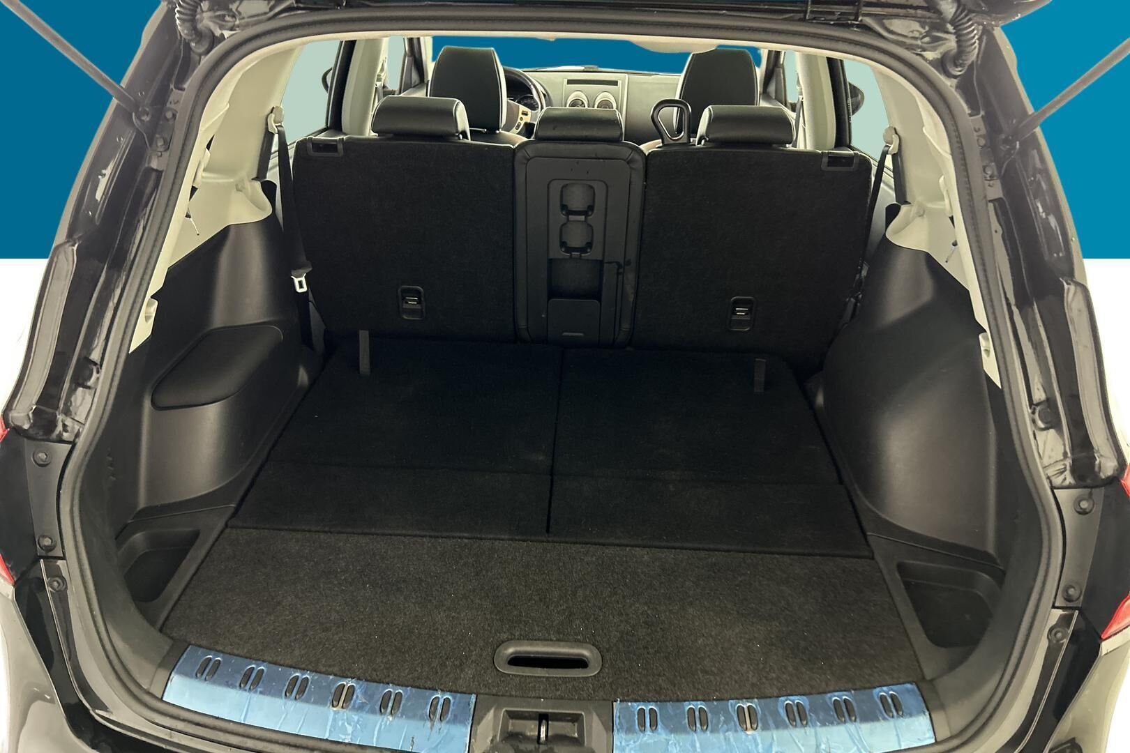 Nissan Qashqai+2 iso kuva 12