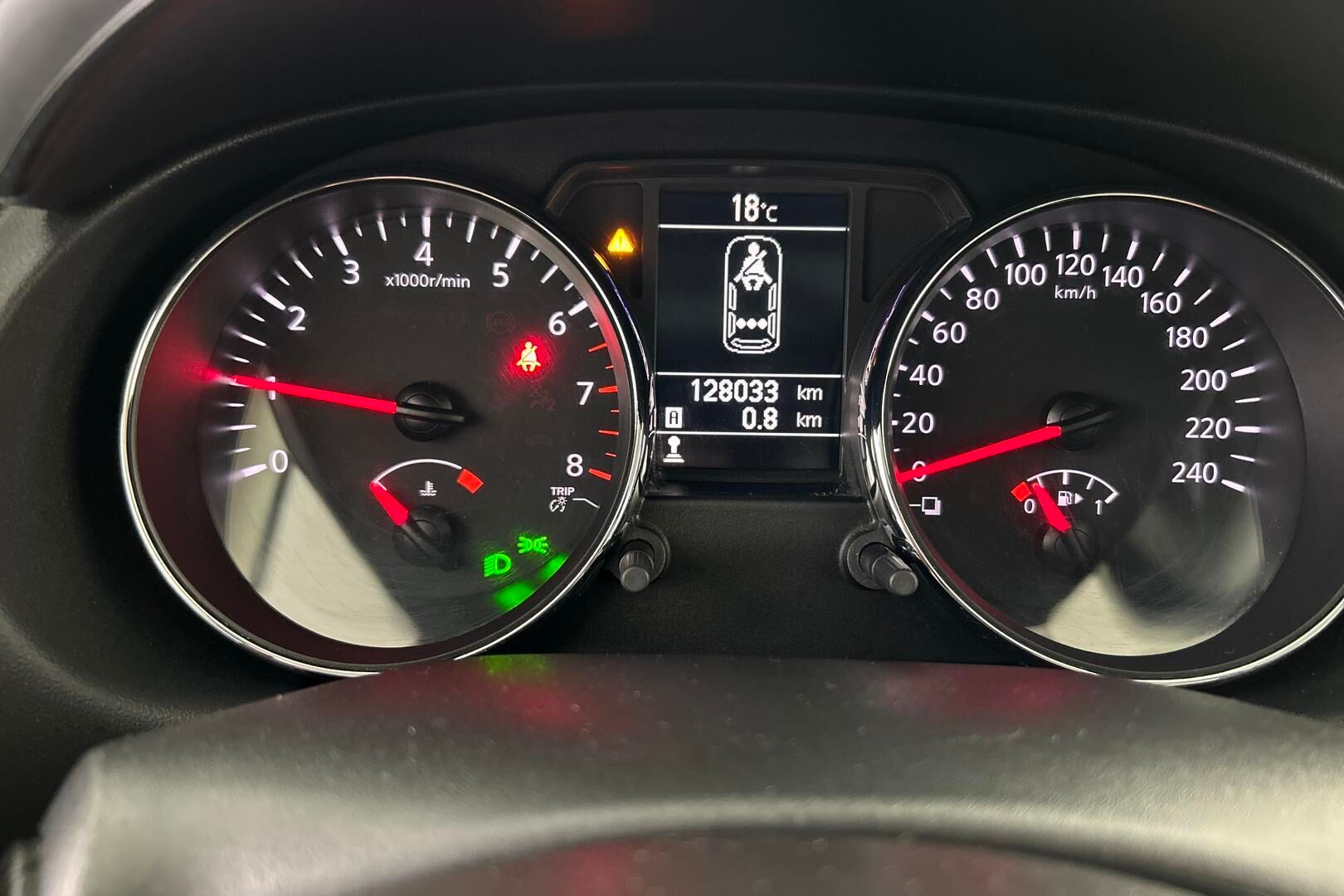 Nissan Qashqai+2 iso kuva 14