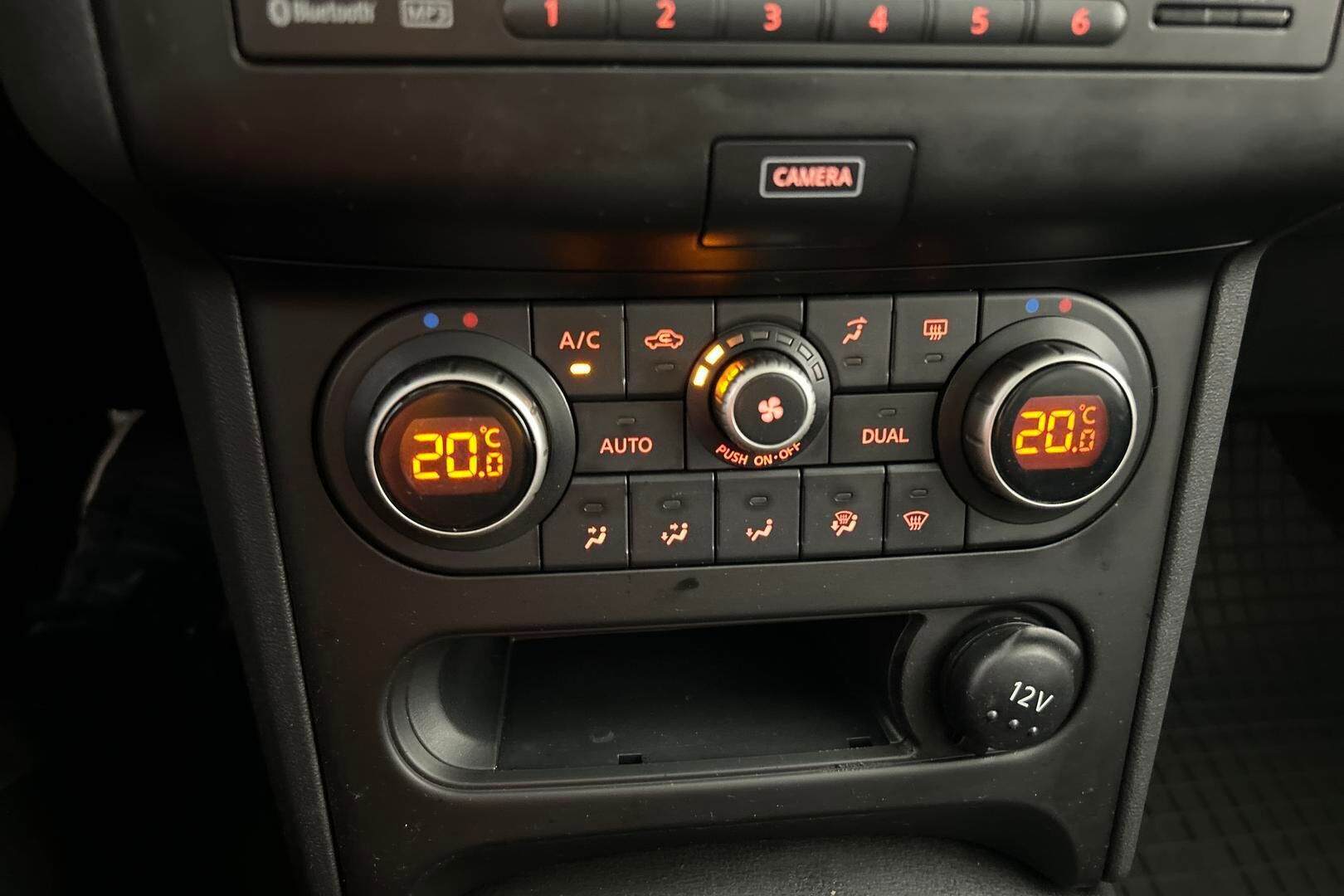 Nissan Qashqai+2 iso kuva 17