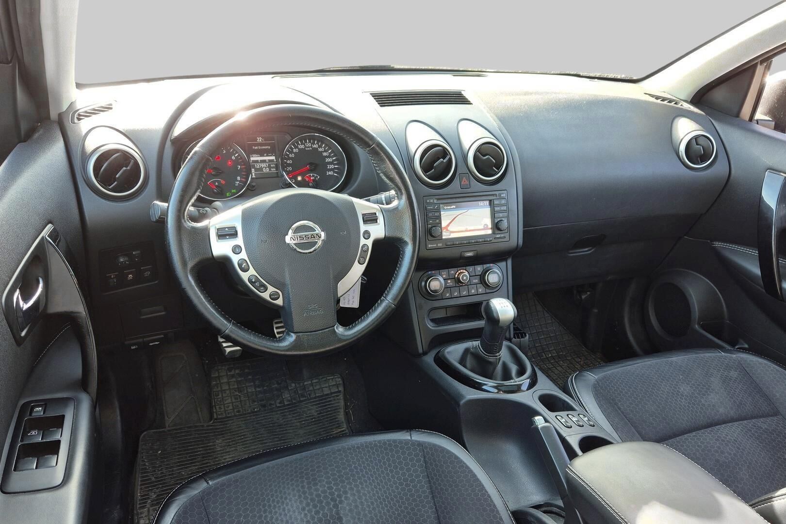 Nissan Qashqai+2 iso kuva 2