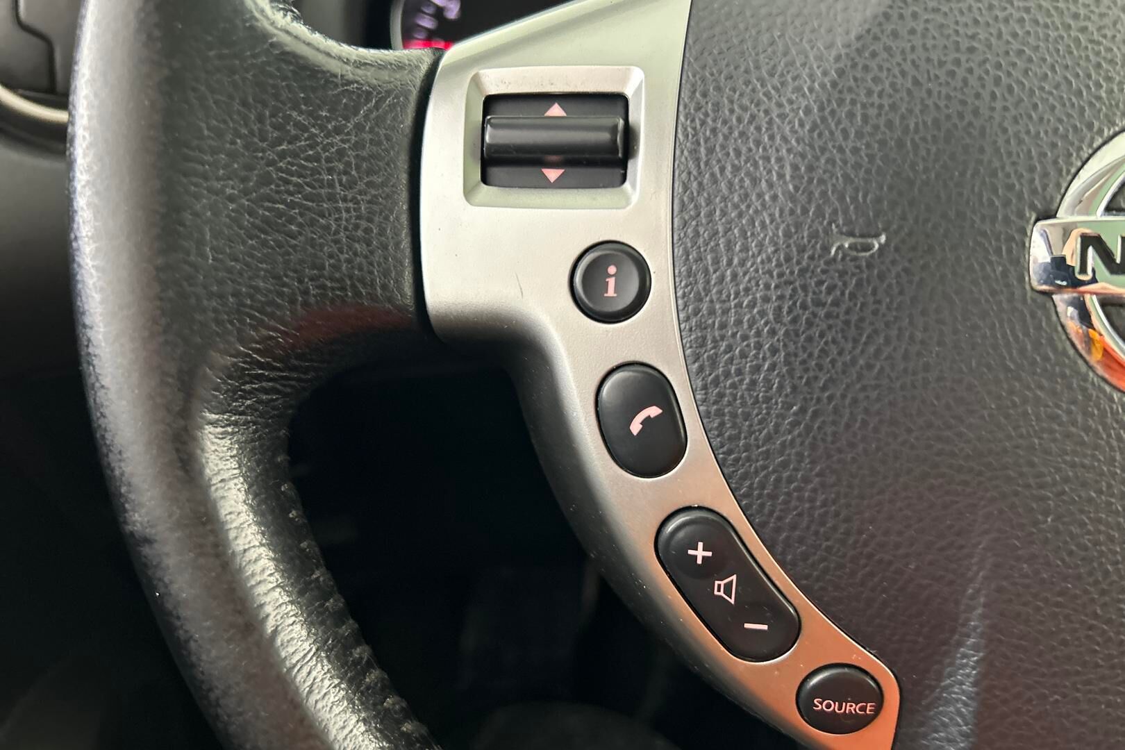 Nissan Qashqai+2 iso kuva 21