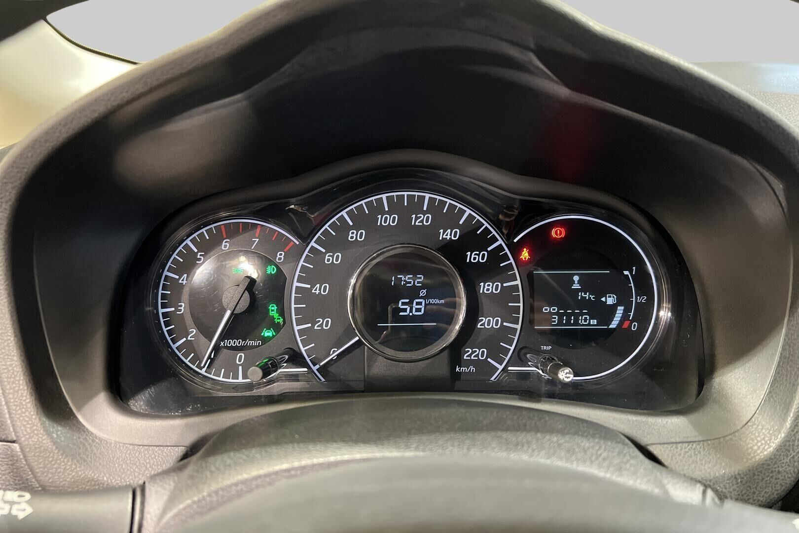 Nissan Note iso kuva 14