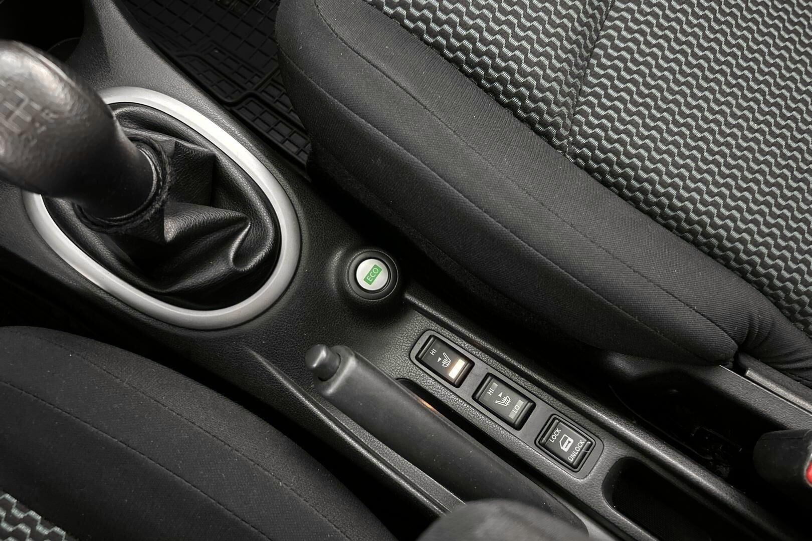 Nissan Note iso kuva 16