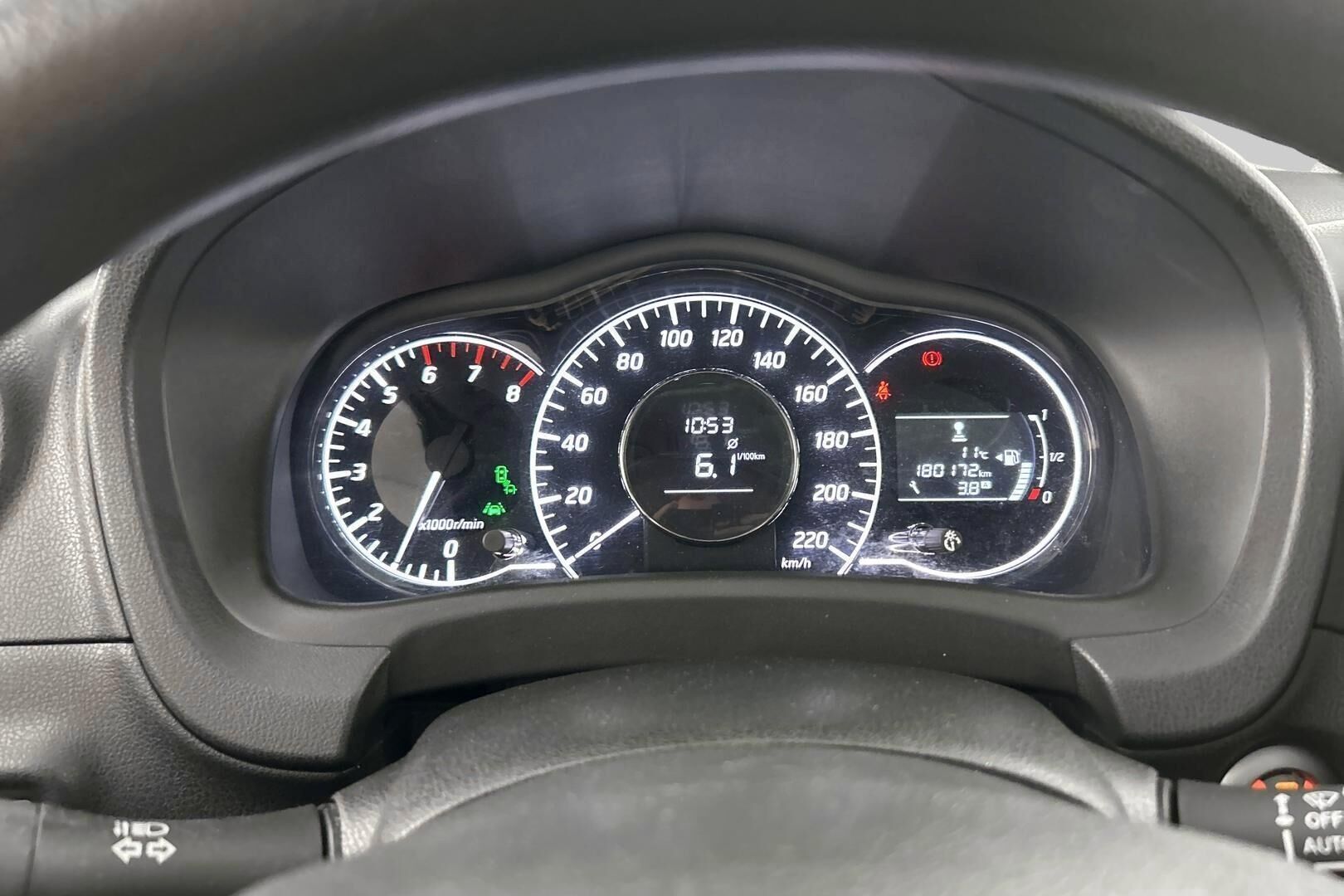 Nissan Note iso kuva 18