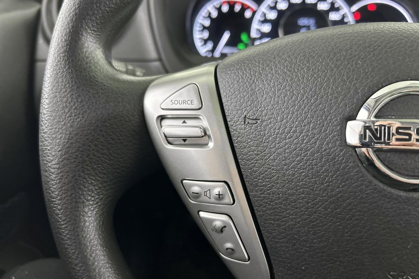 Nissan Note iso kuva 19