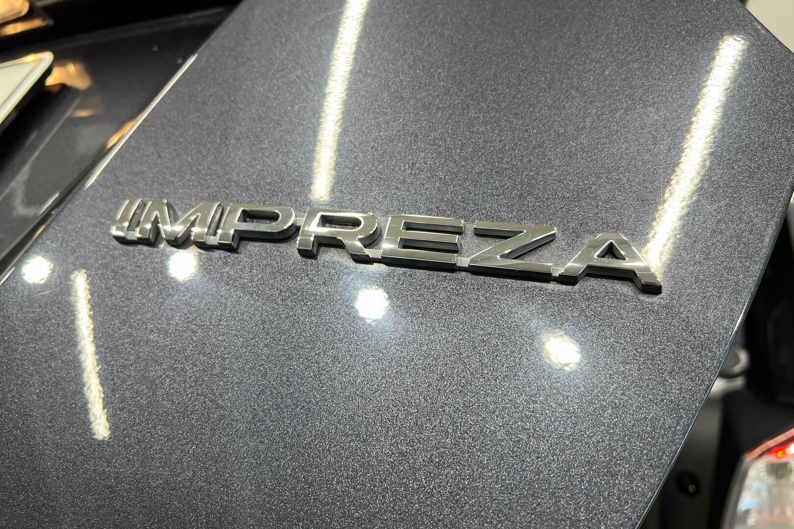 Subaru Impreza iso kuva 25