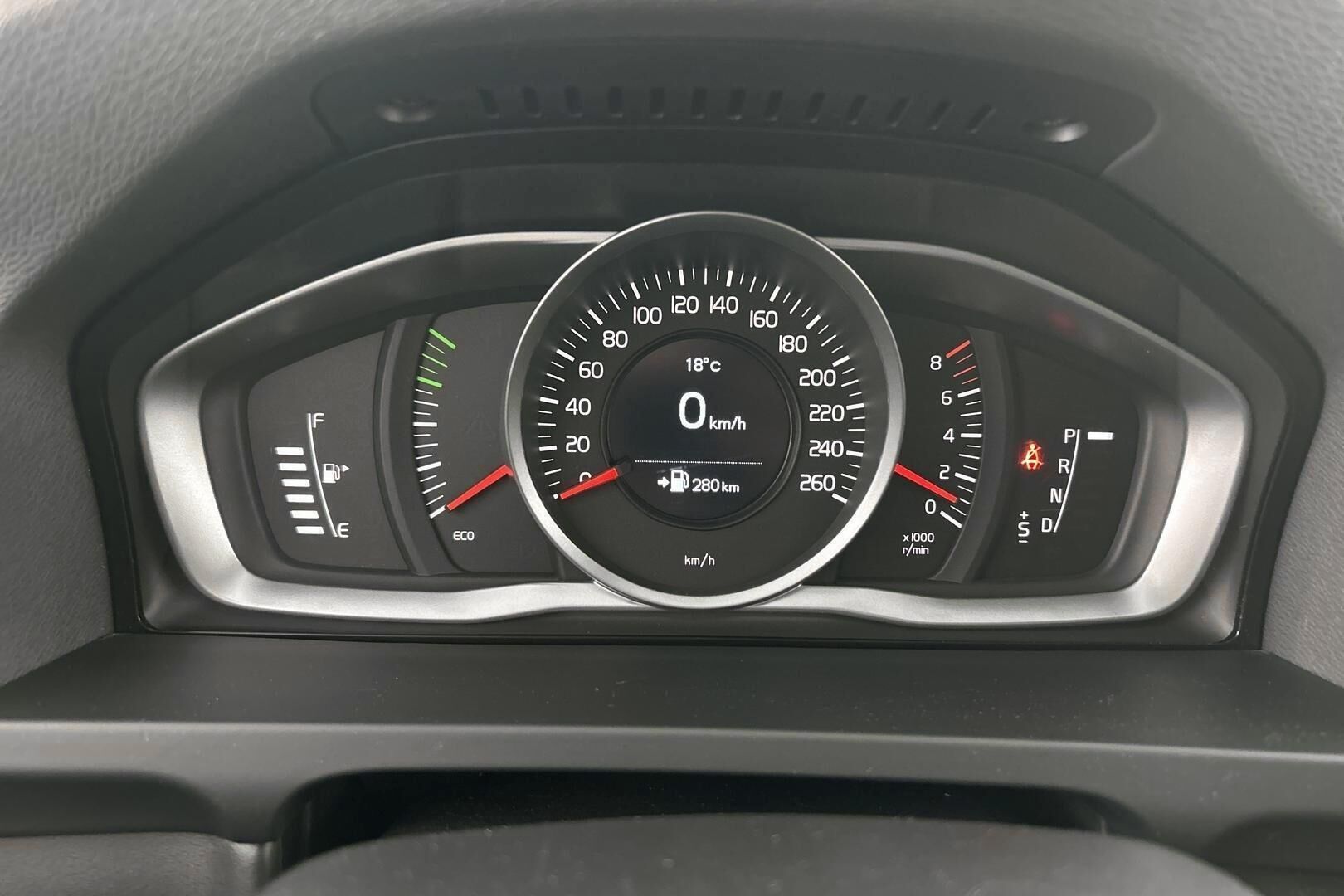 Volvo V60 iso kuva 11