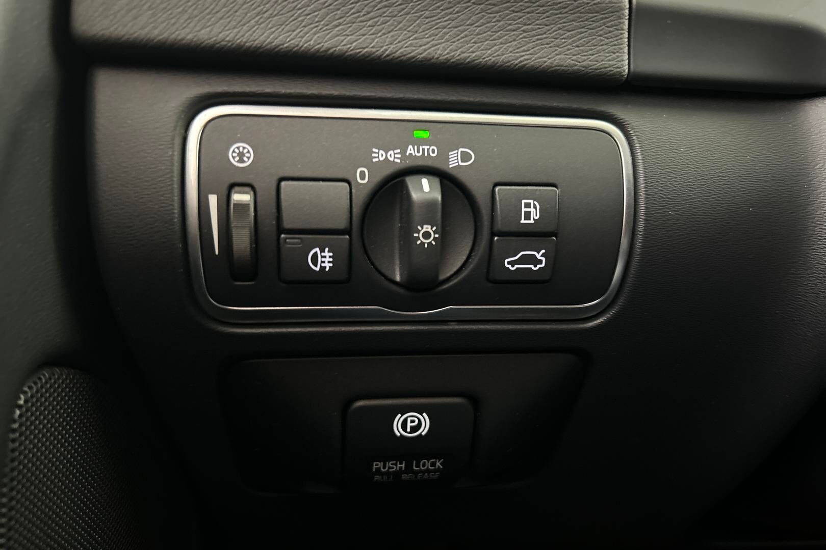 Volvo V60 iso kuva 16