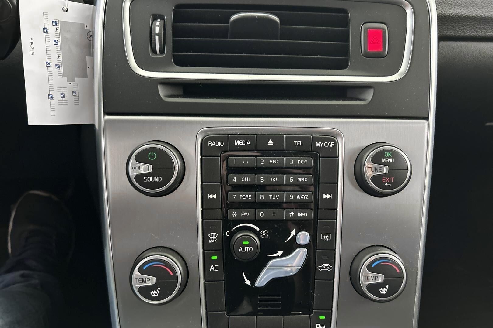 Volvo V60 iso kuva 17
