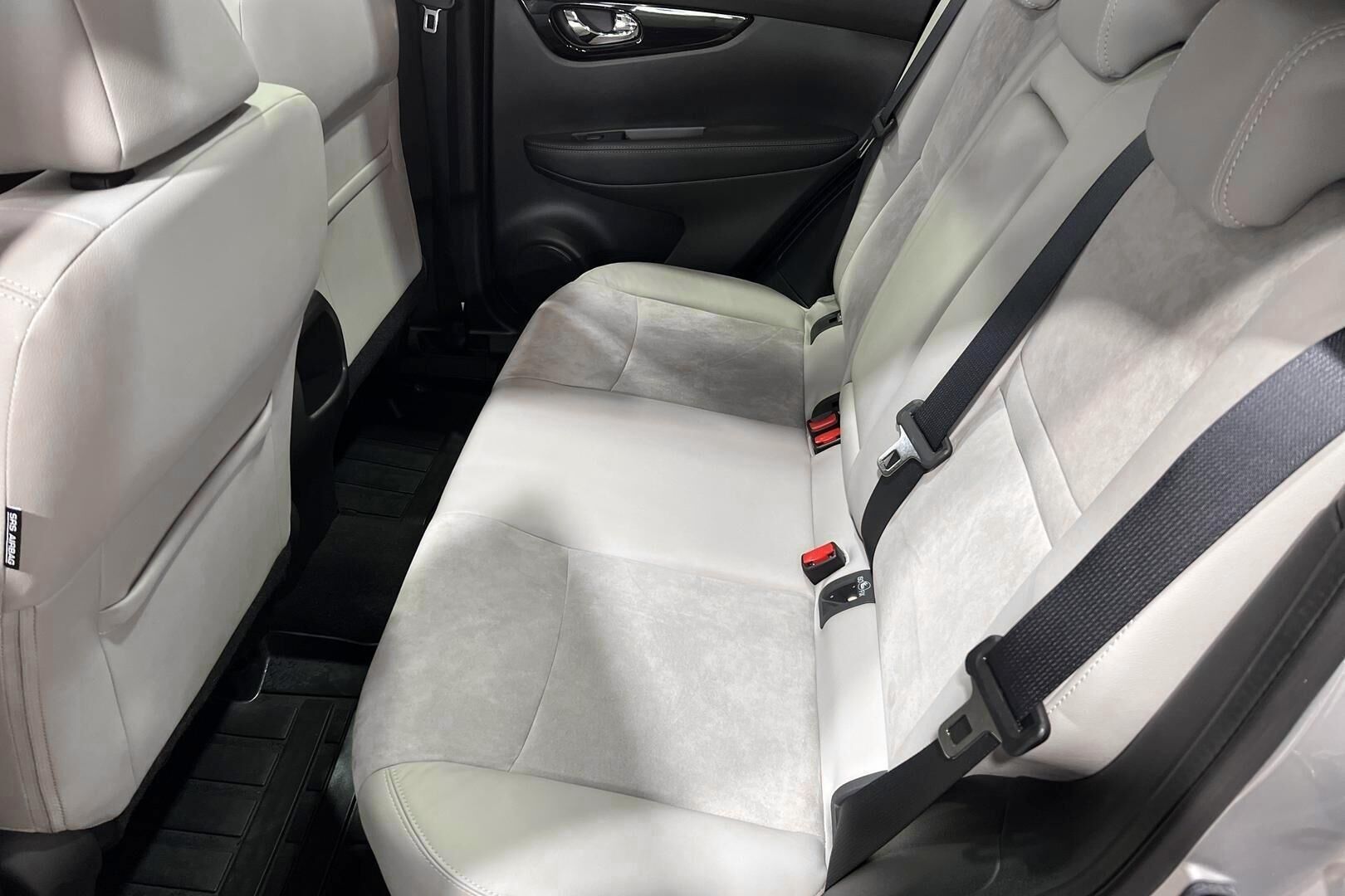Nissan Qashqai iso kuva 10