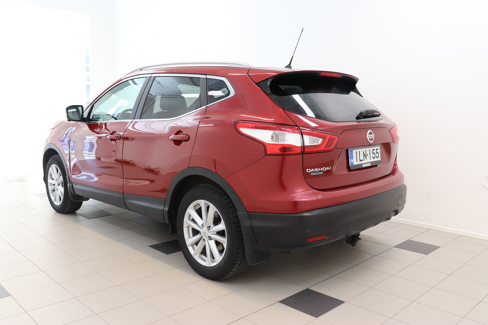 Nissan Qashqai iso kuva 8