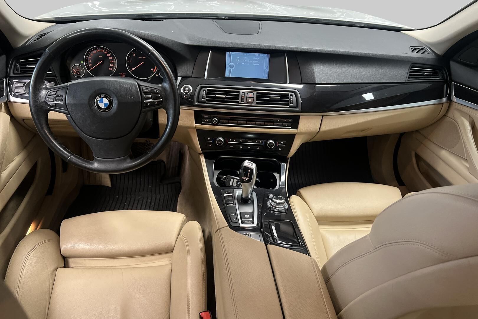BMW 5-sarja iso kuva 11