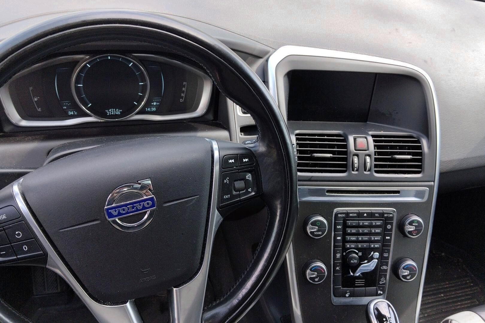 Volvo XC60 iso kuva 3