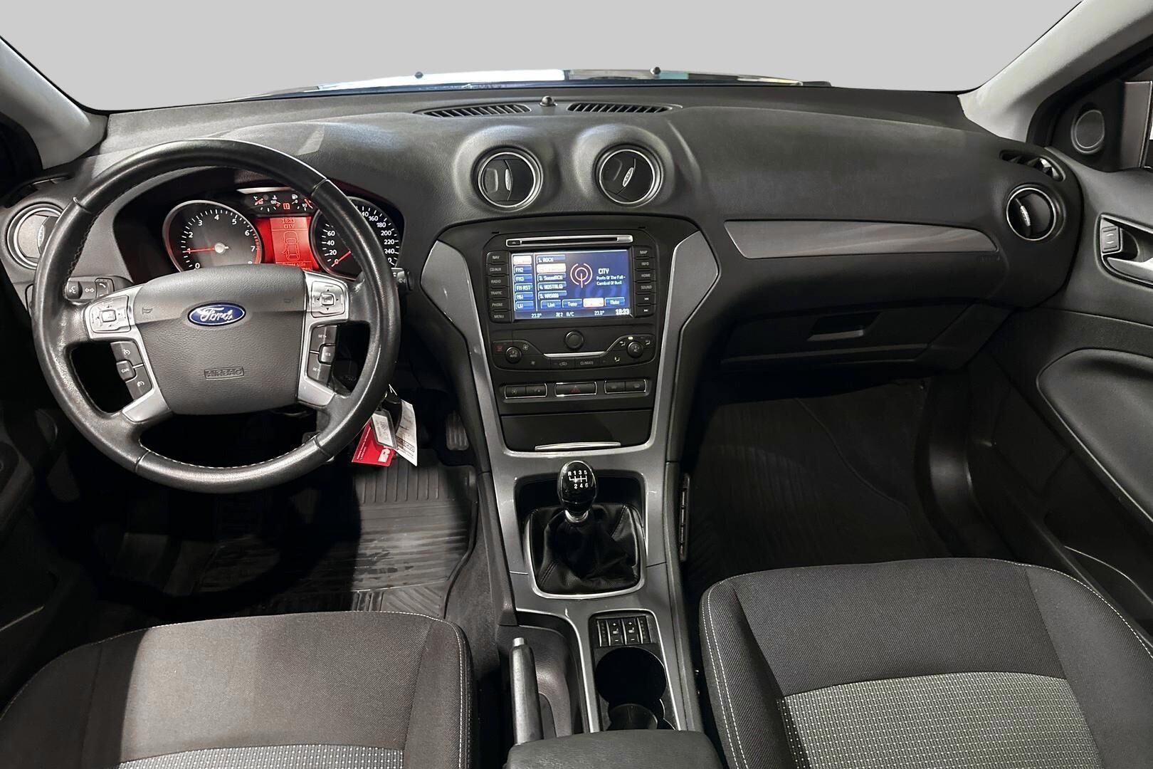 Ford Mondeo iso kuva 11