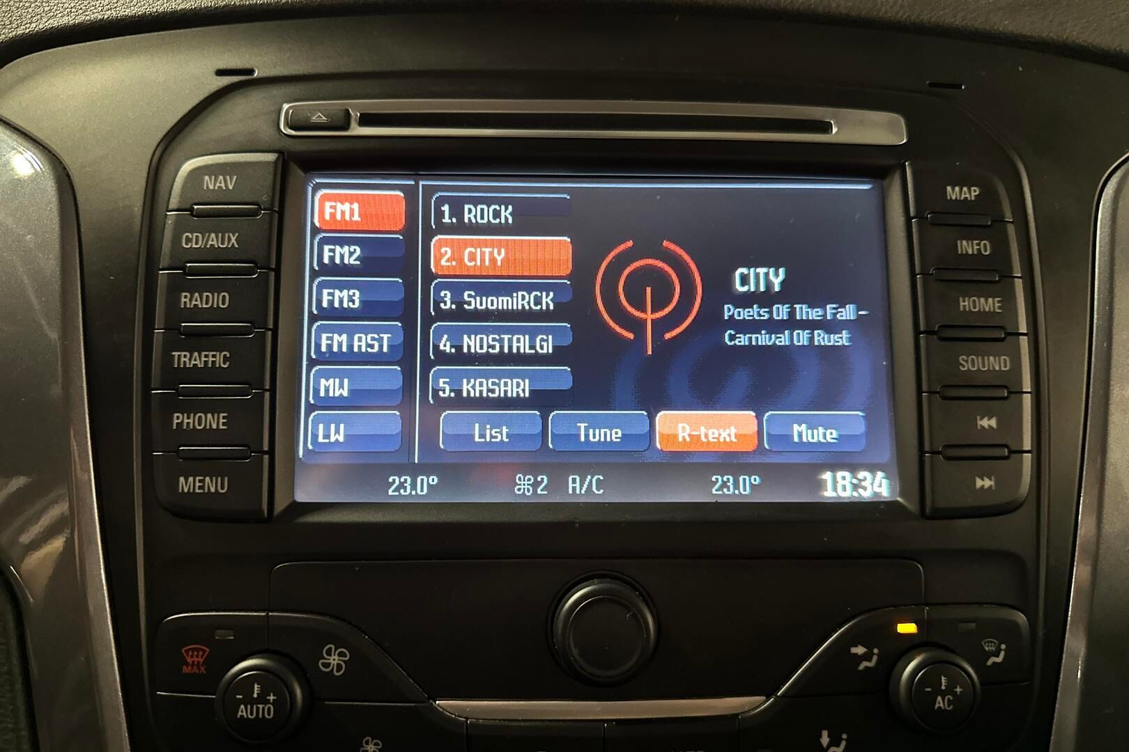 Ford Mondeo iso kuva 15