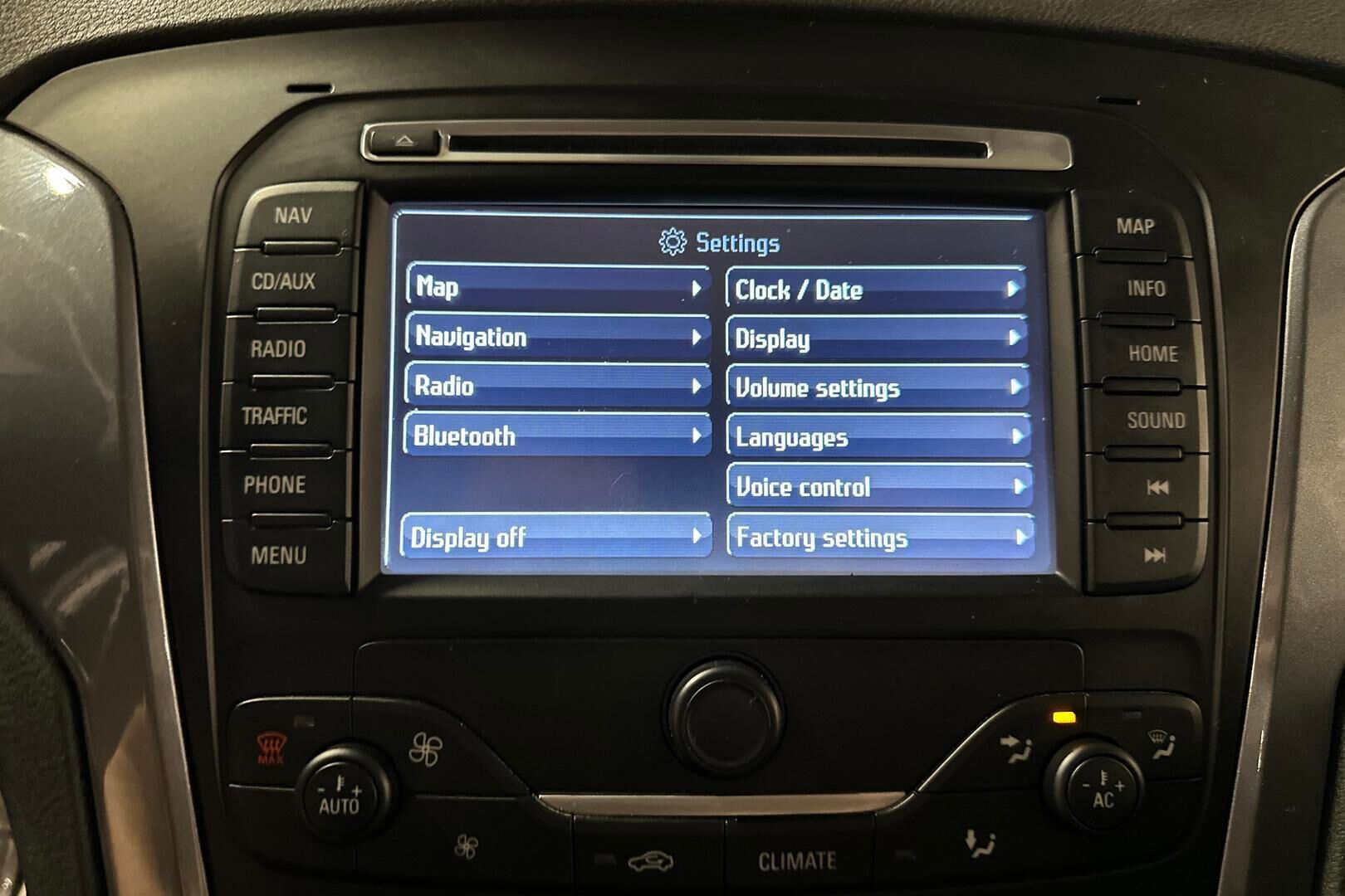 Ford Mondeo iso kuva 17