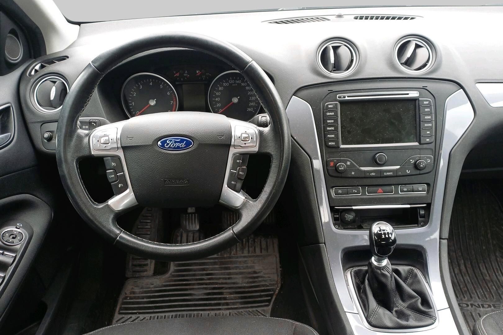 Ford Mondeo iso kuva 2