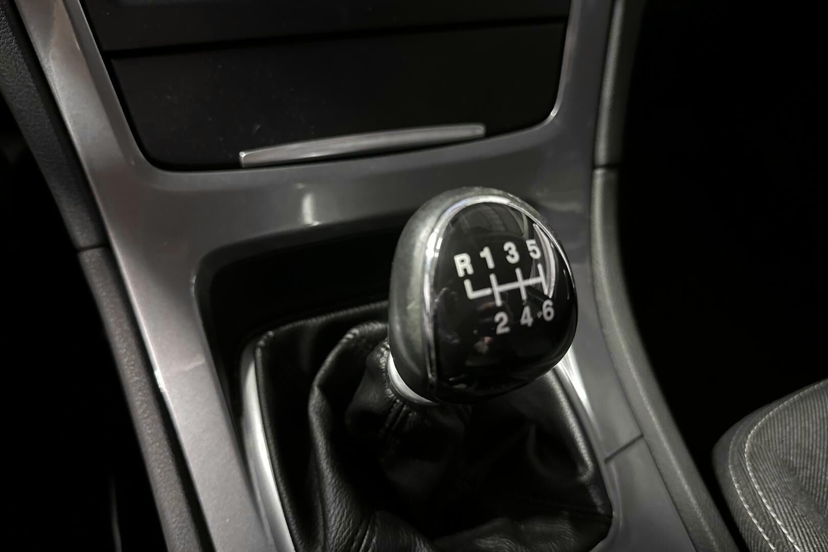 Ford Mondeo iso kuva 20
