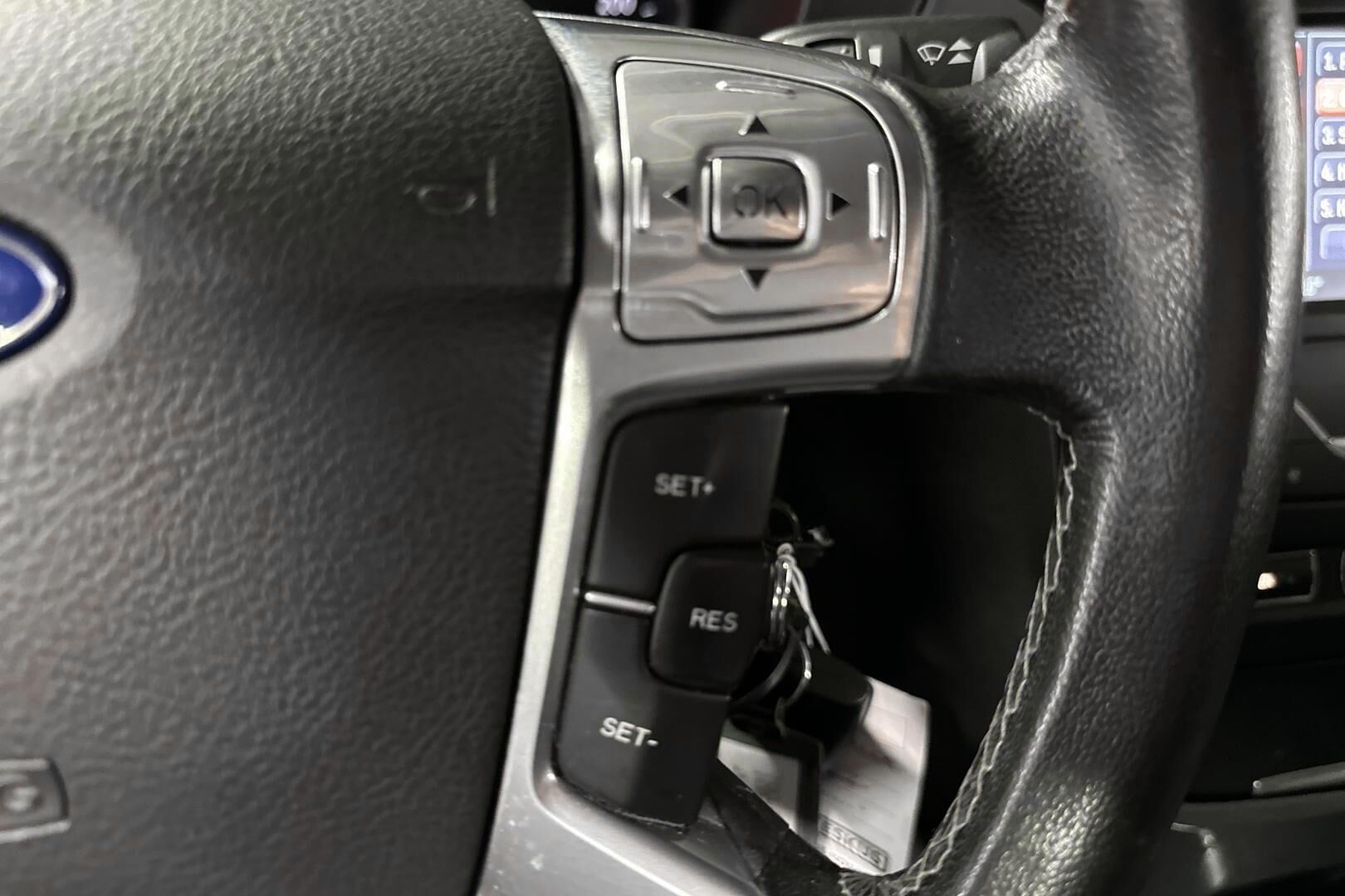 Ford Mondeo iso kuva 23